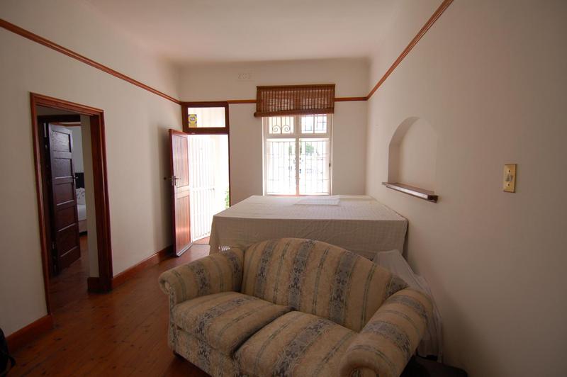 To Let 2 Bedroom Property for Rent in Bantry Bay Western Cape